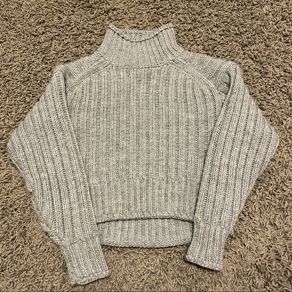H&M Ribbed Turtleneck Sweater - Picture 4 of 6